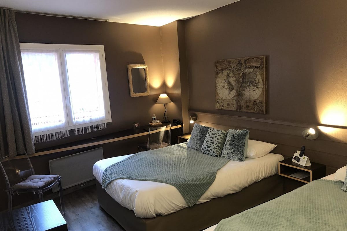 triple room | cots/infant beds, rollaway beds, free wifi, bed sheets