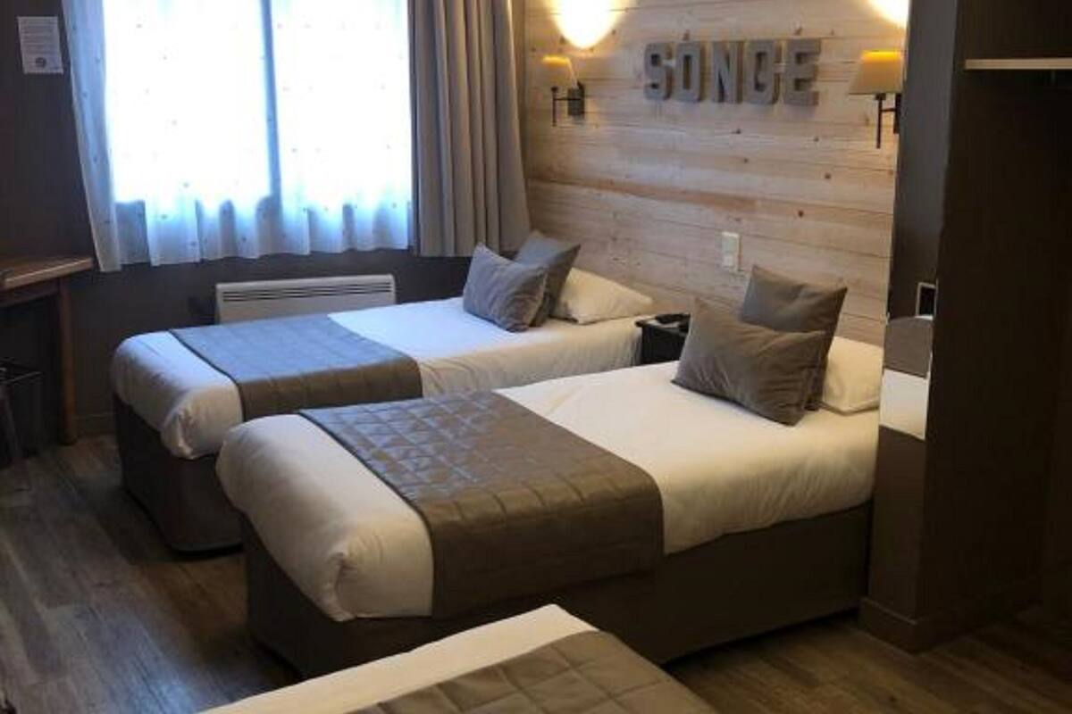 triple room, garden view | cots/infant beds, rollaway beds, free wifi, bed sheets