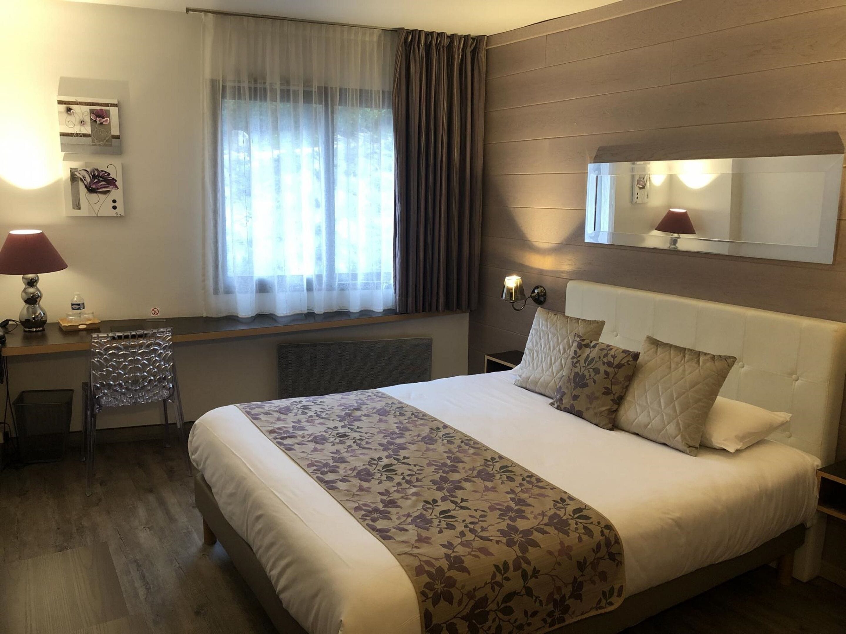 cots/infant beds, rollaway beds, free wifi, bed sheets