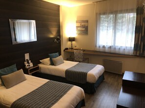 Twin Room, Garden View | Cots/infant beds, rollaway beds, free WiFi, bed sheets - Hôtel Burnichon (Vindry-sur-Turdine)