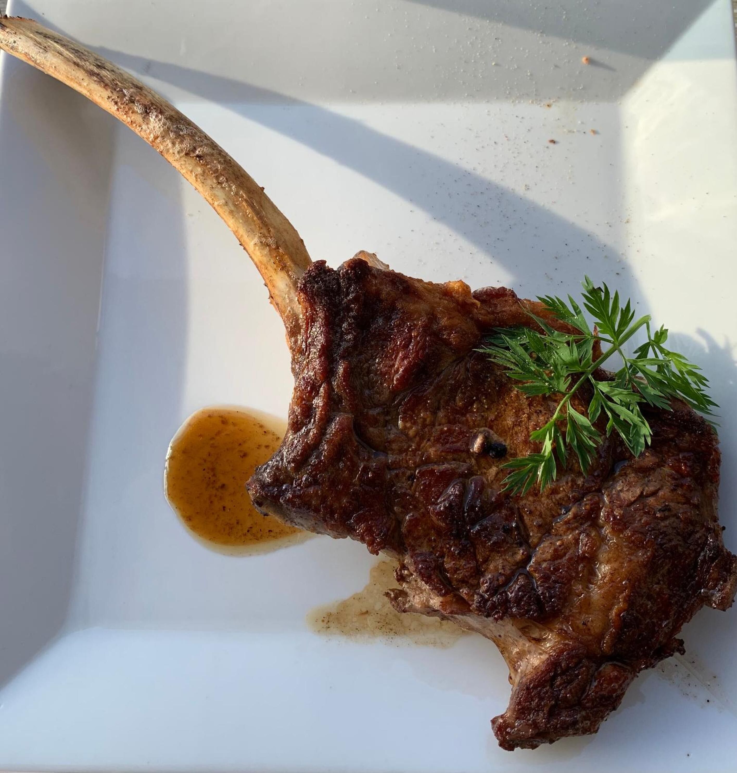 lunch and dinner served, international cuisine