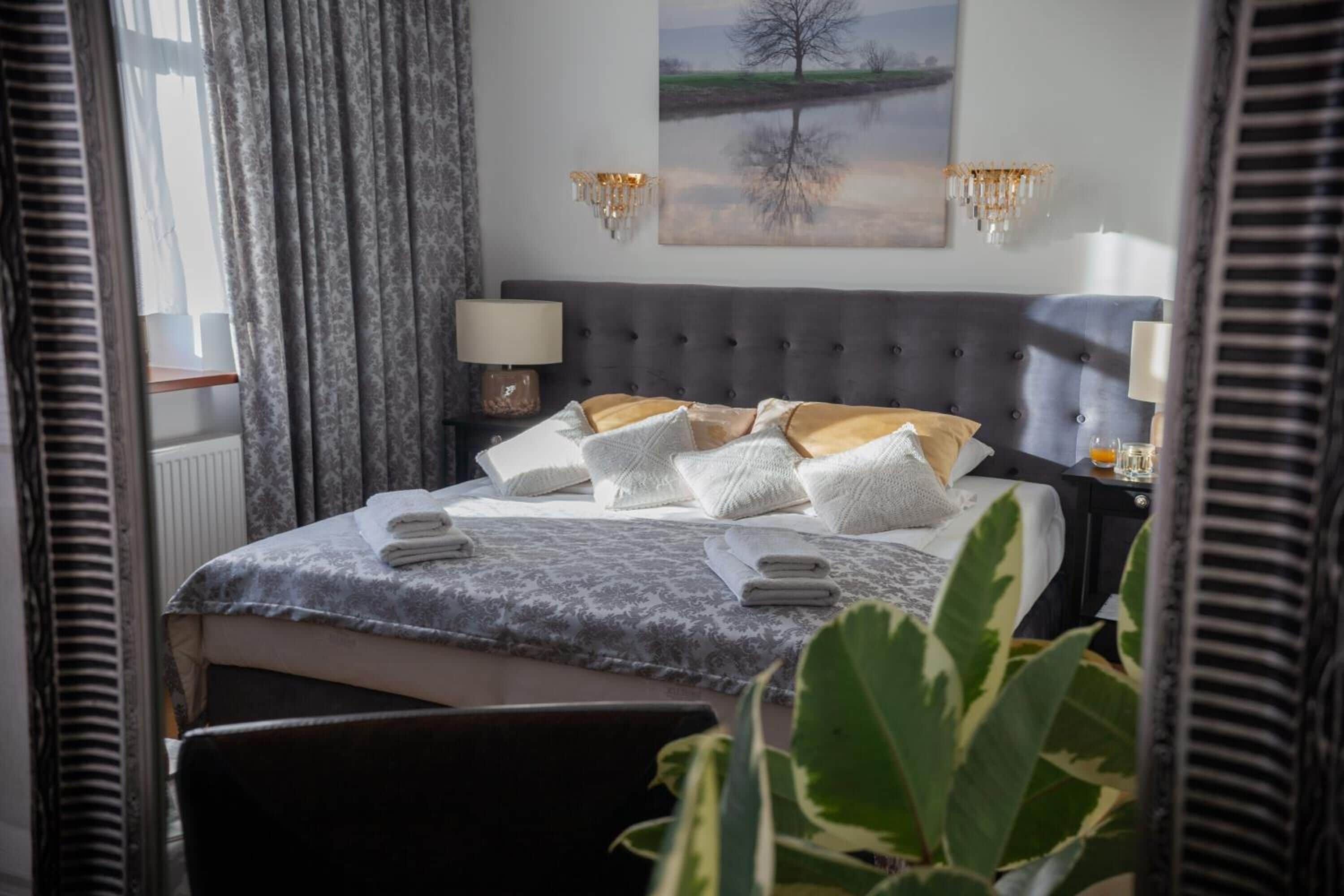 iron/ironing board, free wifi