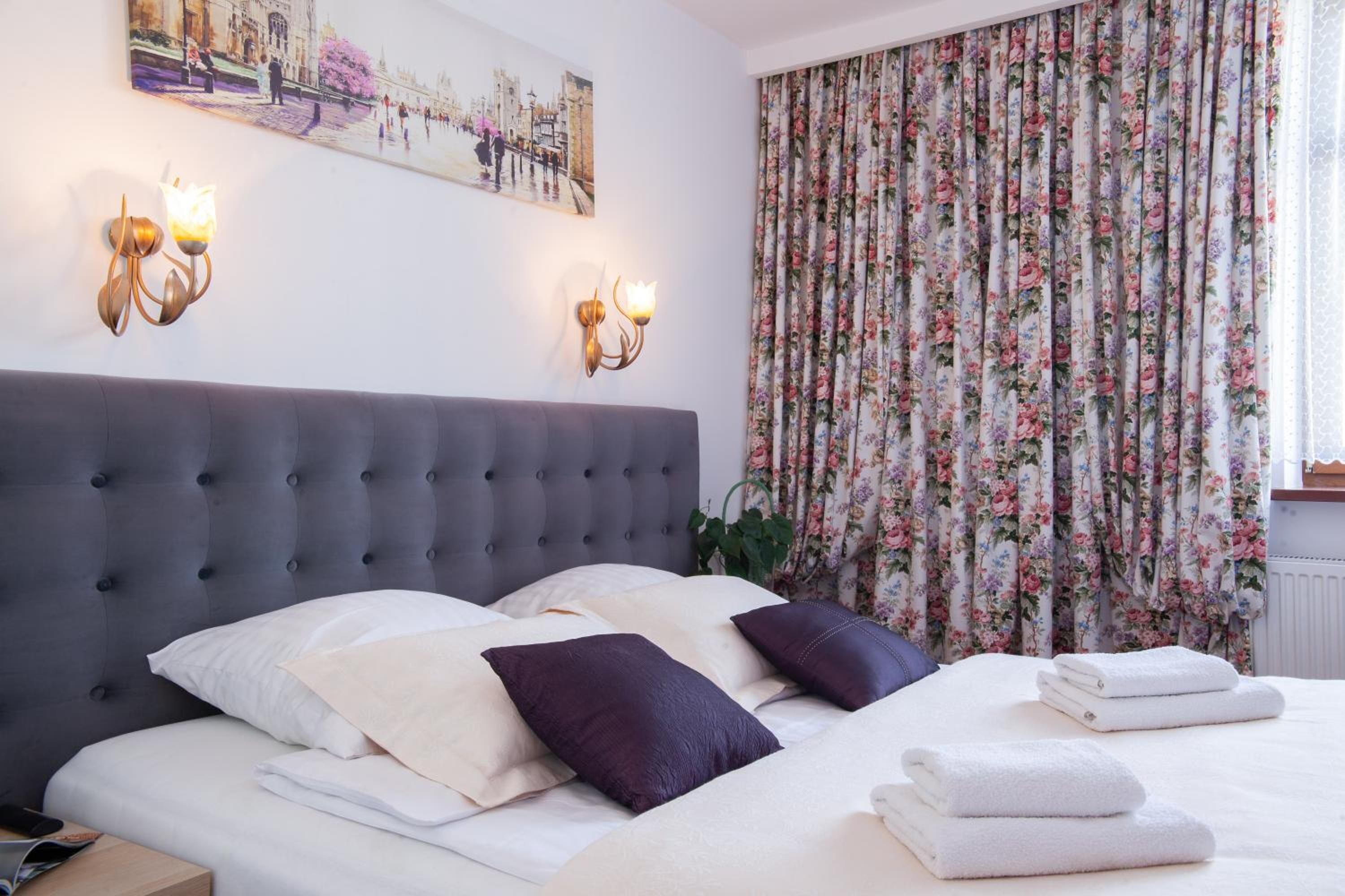 iron/ironing board, free wifi