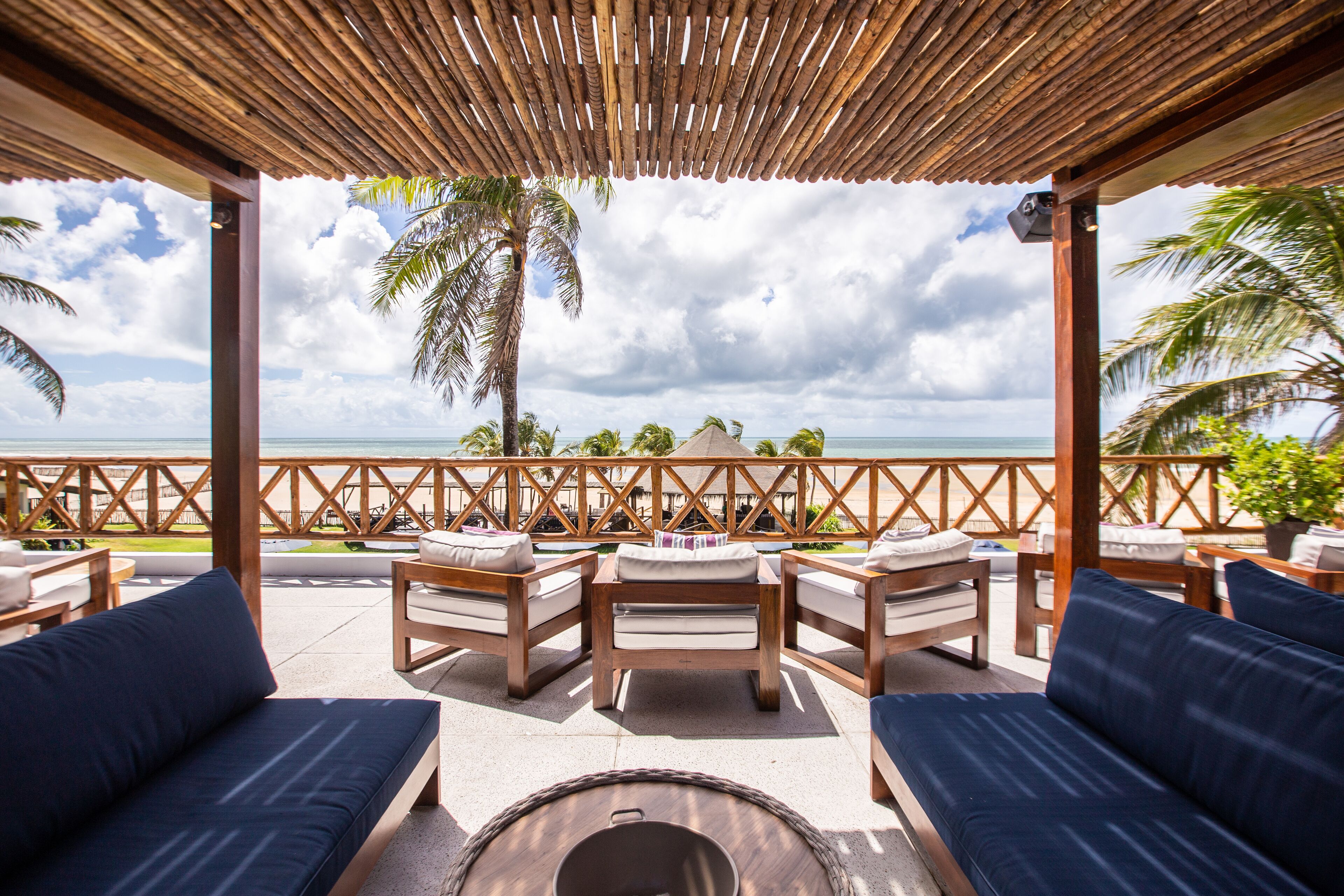 breakfast, lunch and dinner served