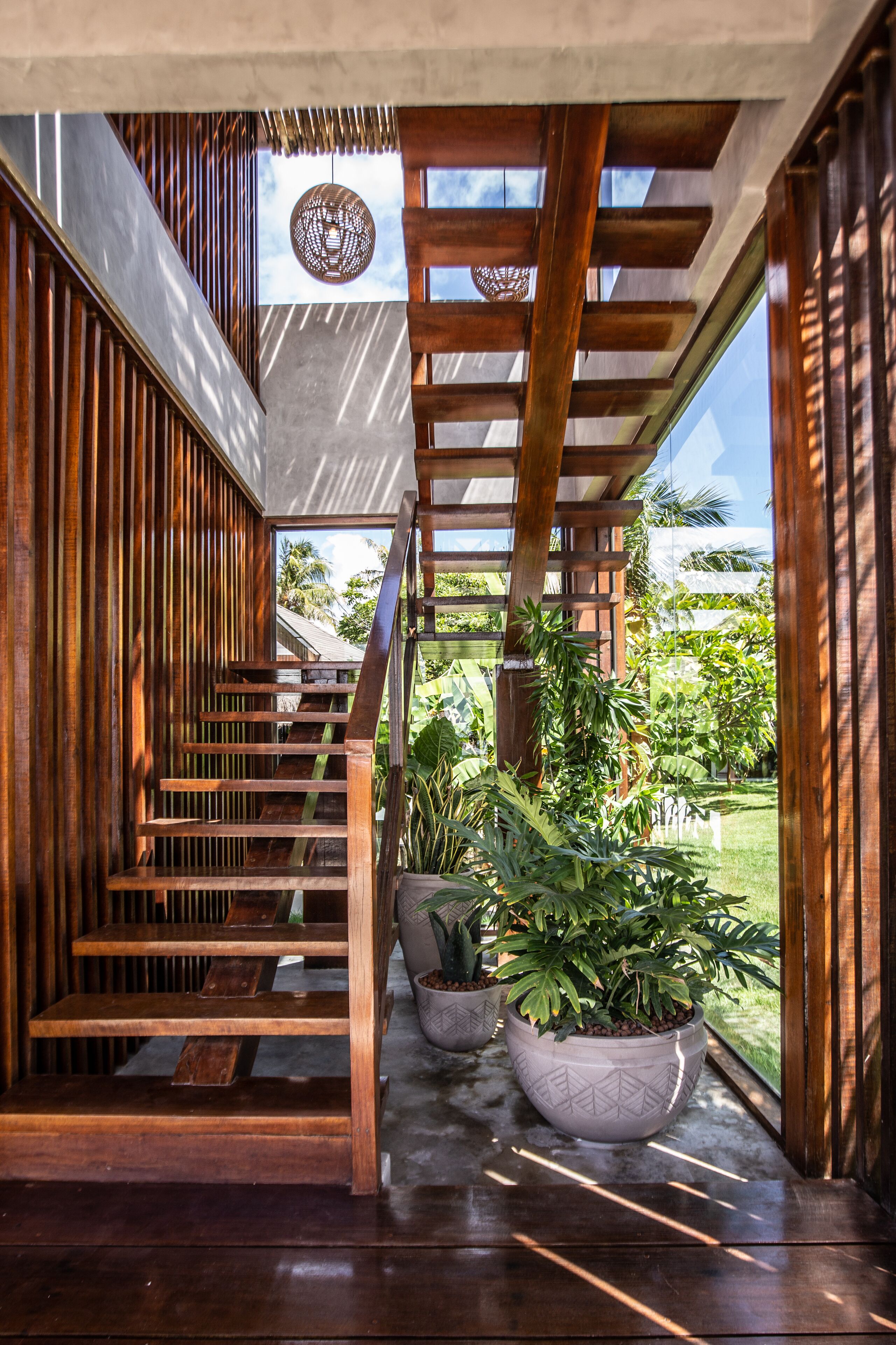 breakfast, lunch and dinner served