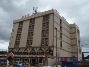 Exterior - Le Best Hotel (Yaoundé)
