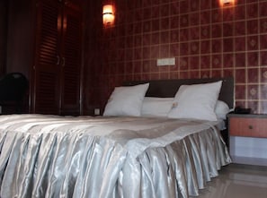 Desk, blackout drapes, iron/ironing board, free WiFi