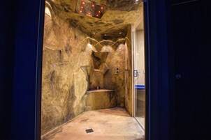 Ropa de cama de alta calidad y minibar 