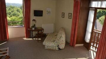 Bureau, chambres insonorisées, lits bébé (en supplément), Wi-Fi gratuit