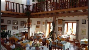 Lunch and dinner served, Regional cuisine