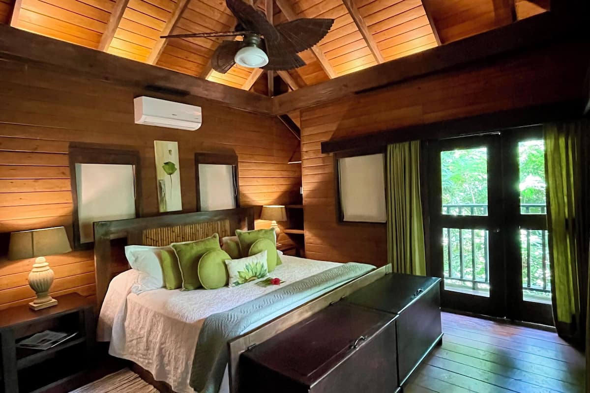 deluxe suite | individually decorated, individually furnished, bed sheets