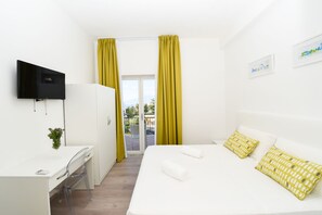 Double Room, Balcony | Free cots/infant beds, free WiFi