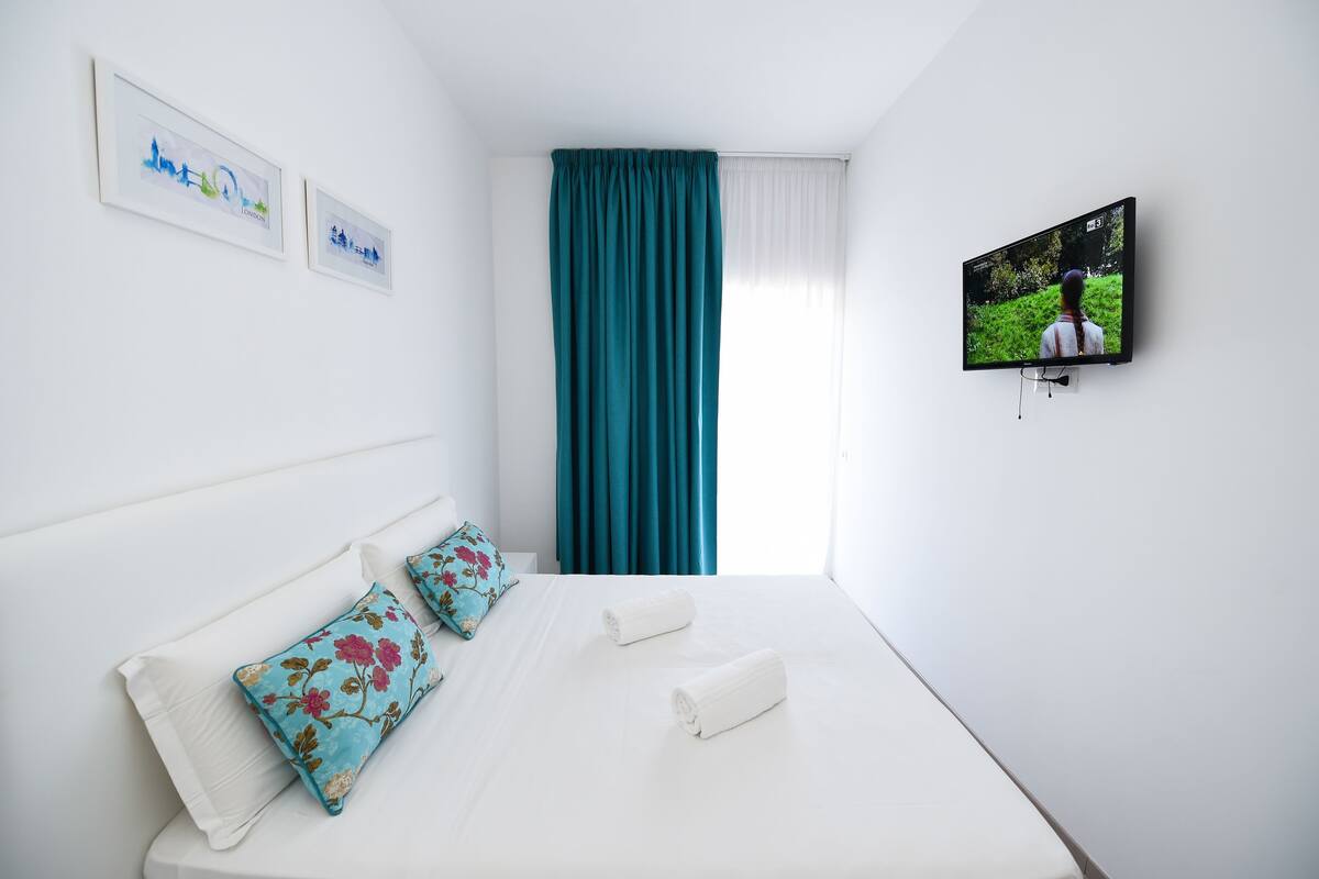 Double Room, Balcony | Free cots/infant beds, free WiFi