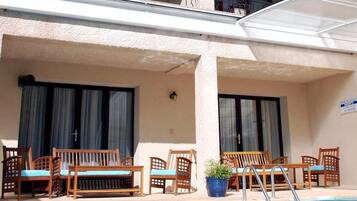 المنشأة من الخارج