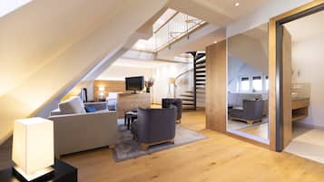 Nhà Duplex | Bộ đồ giường cao cấp, chăn bông, két bảo mật tại phòng, bàn