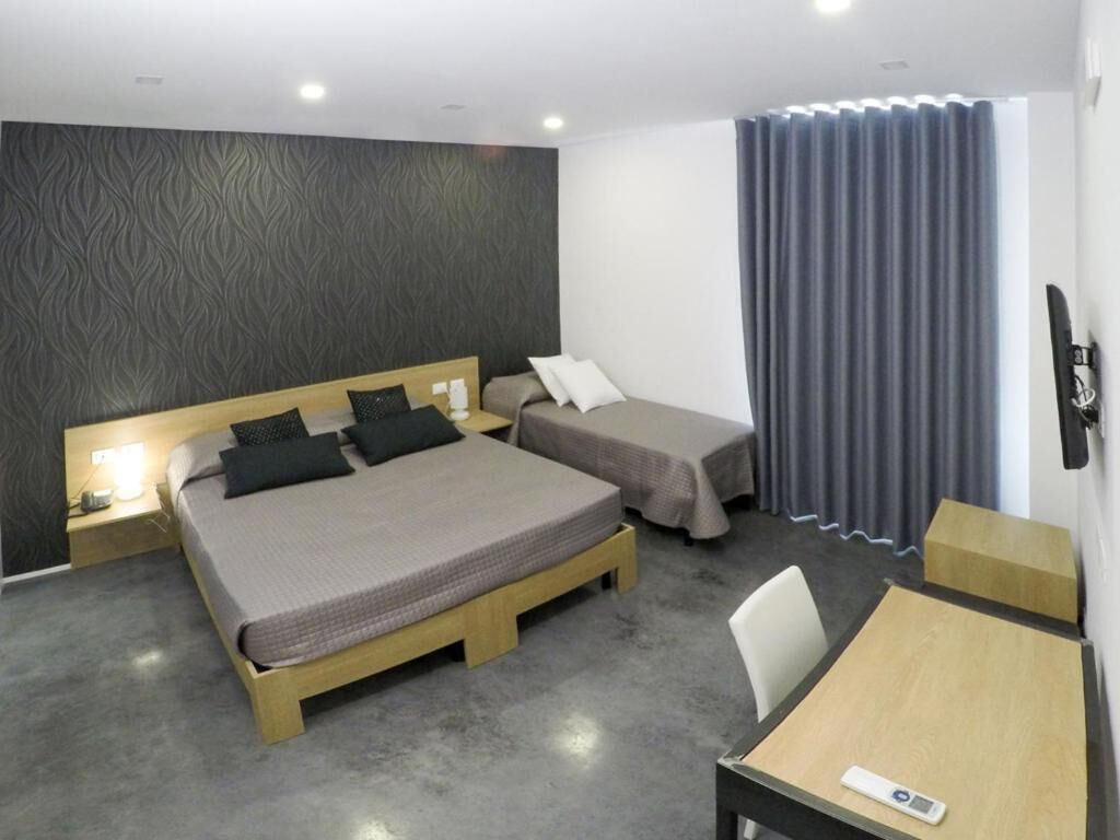 In-room safe, desk, soundproofing, cribs/infant beds