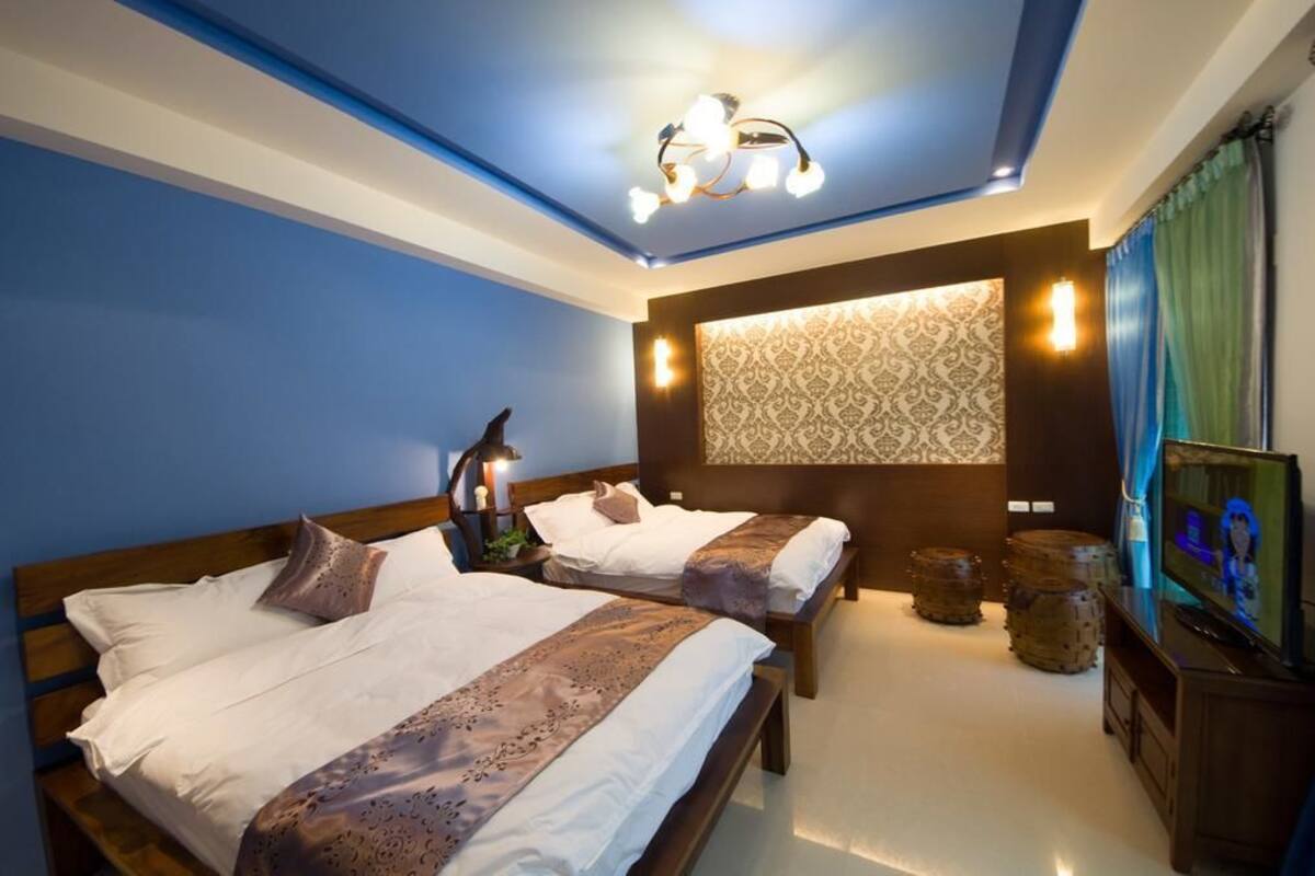 Quadruple Room, Bathtub (Hyacinth) | Premium bedding, desk, blackout curtains, free WiFi