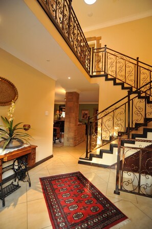 Staircase - Sunset Manor Guest House (Potchefstroom)