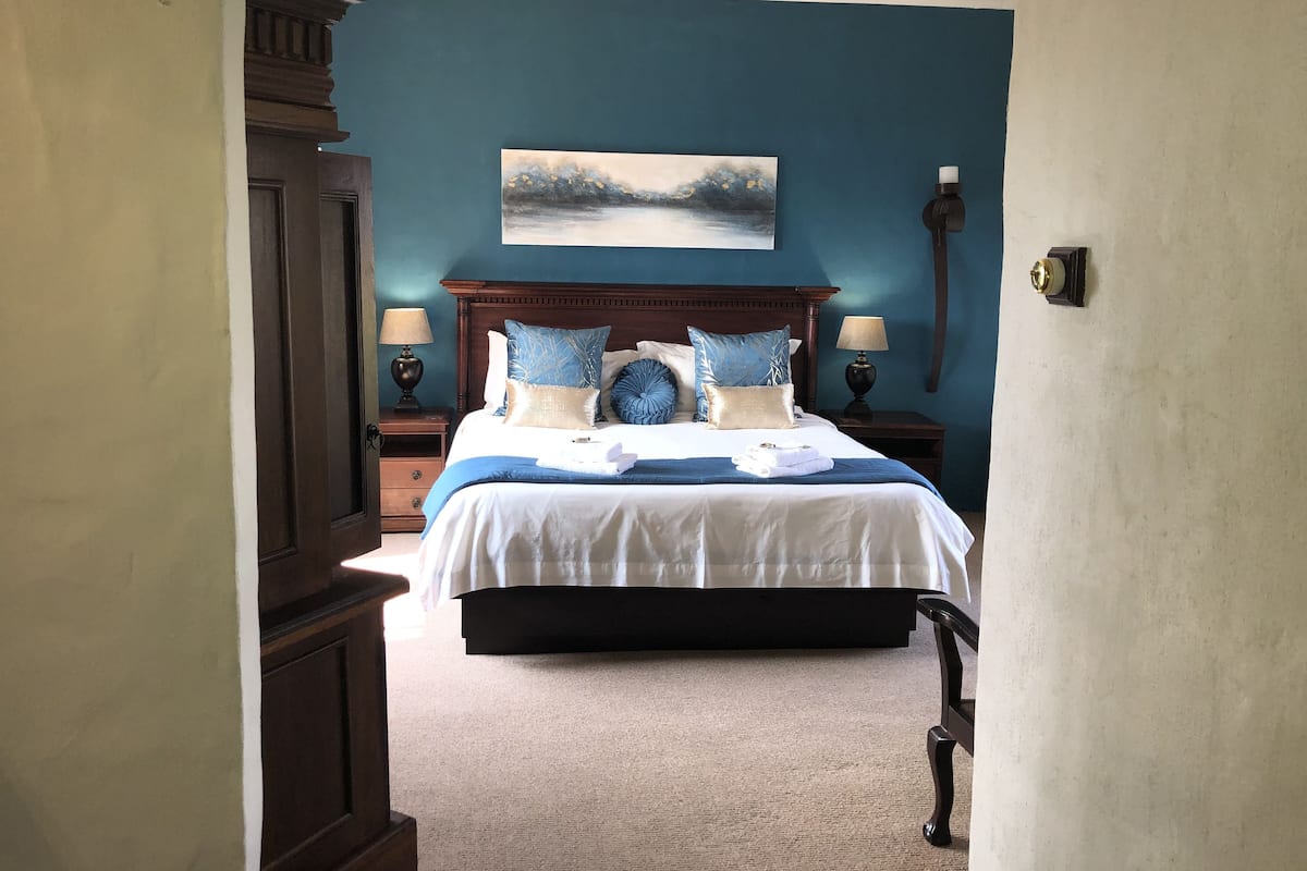 1 chambre, literie de qualité supérieure, couette en duvet d'oie