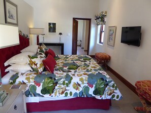 Deluxe Cottage, 1 Bedroom | 1 bedroom, iron/ironing board, free WiFi, bed sheets - Saddlebrook Cottage (Franschhoek)