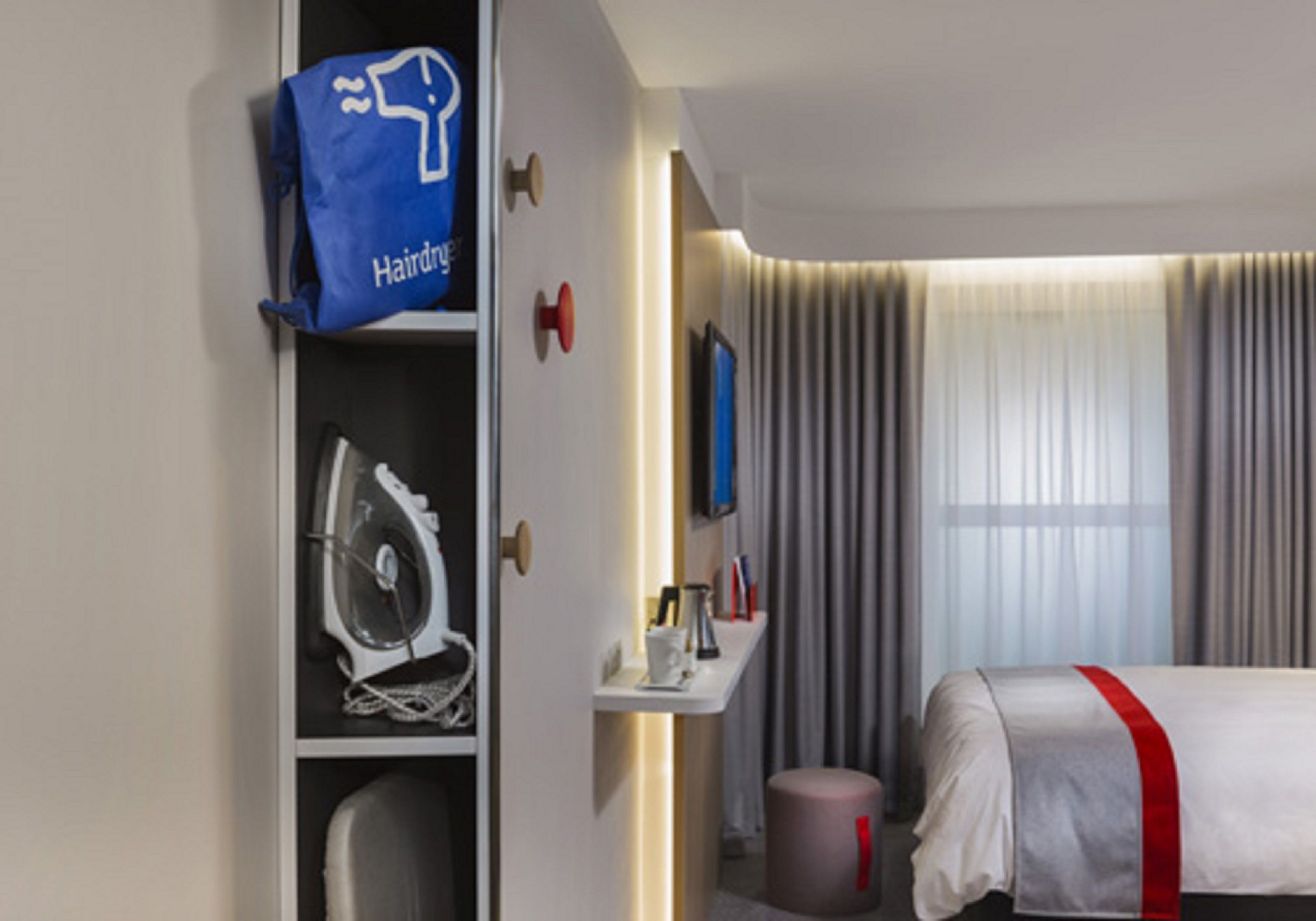 1 bedroom, in-room safe, desk, blackout curtains