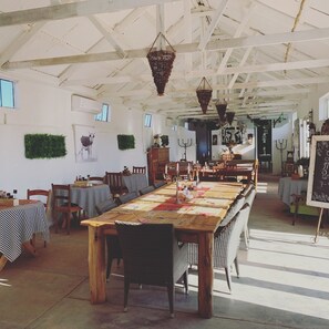 Free daily English breakfast - Die Olyfhuis (Dikgatlong)