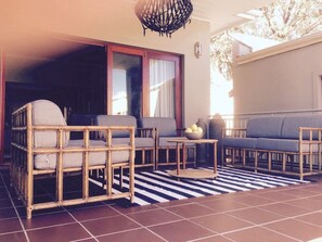 Villa Comfort - 2 sovrum - utsikt mot trädgården | Terrass/Patio