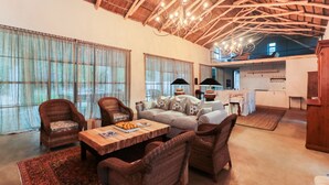 Ảnh chưa phân loại, 5 trong số 32 ảnh, nút