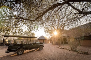 Exterior - Bushwa Game Lodge (Vaalwater)