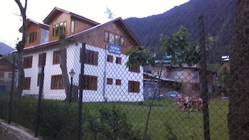Esterni
