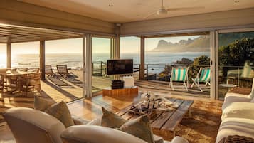 Casa família, 4 quartos | Vista para praia/oceano