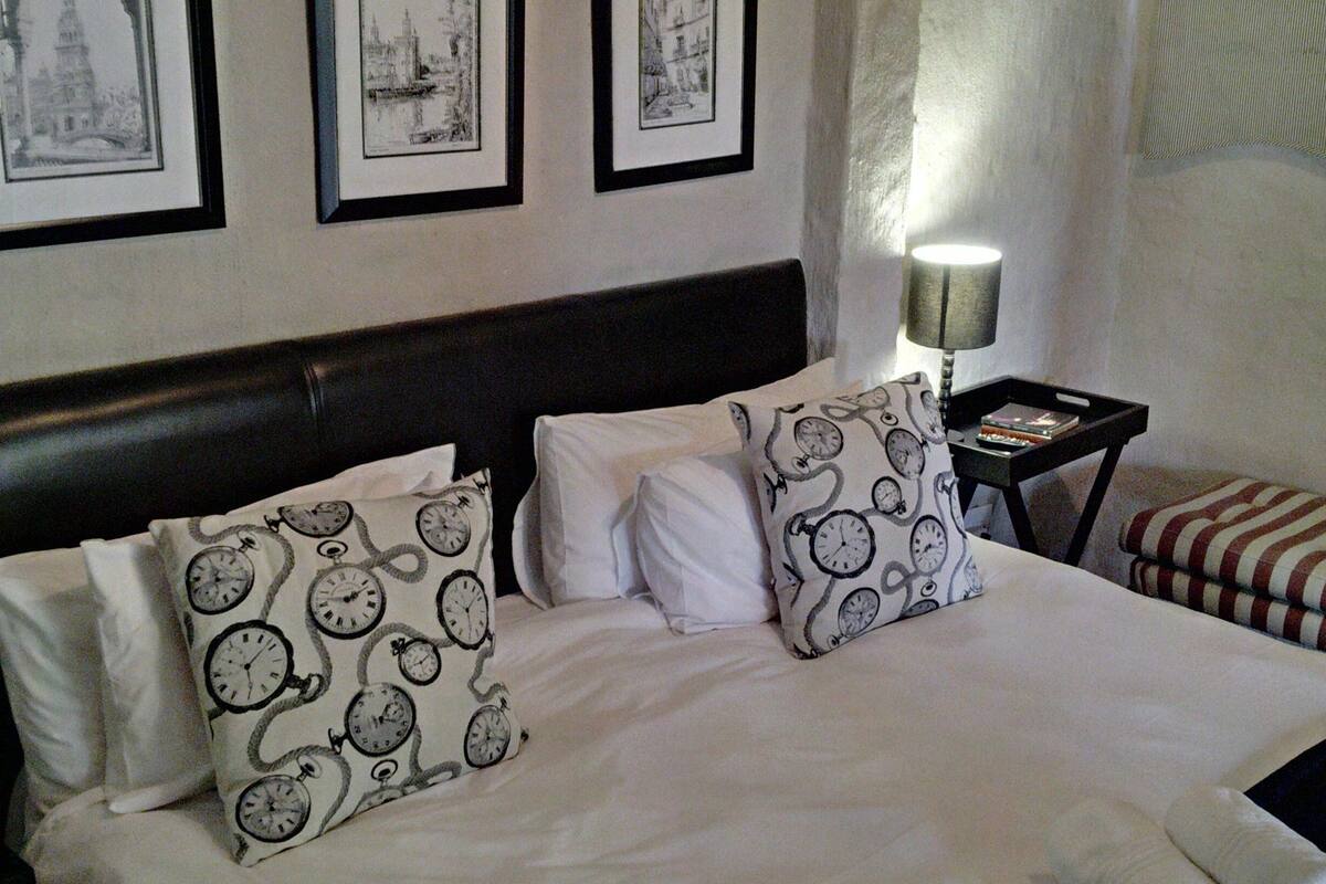 Deluxe Room, 1 Bedroom (Deluxe family room 1) | Minibar, free WiFi