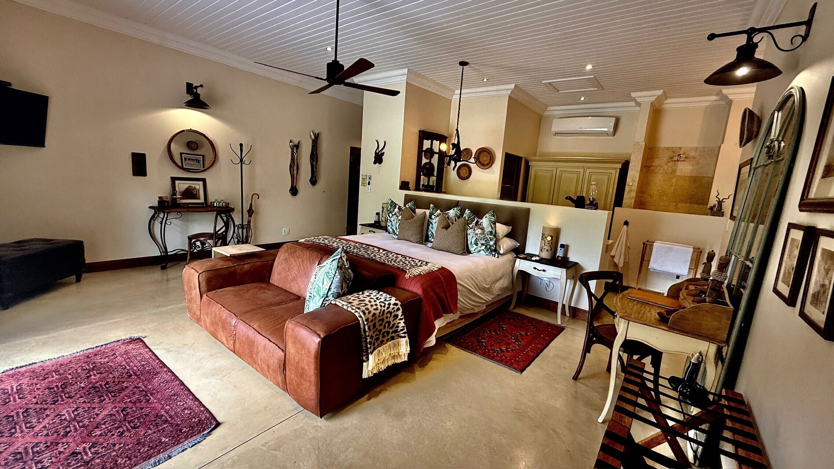 Joao Luxury River Suite, River View | Premium bedding, down duvets, Select Comfort beds, minibar