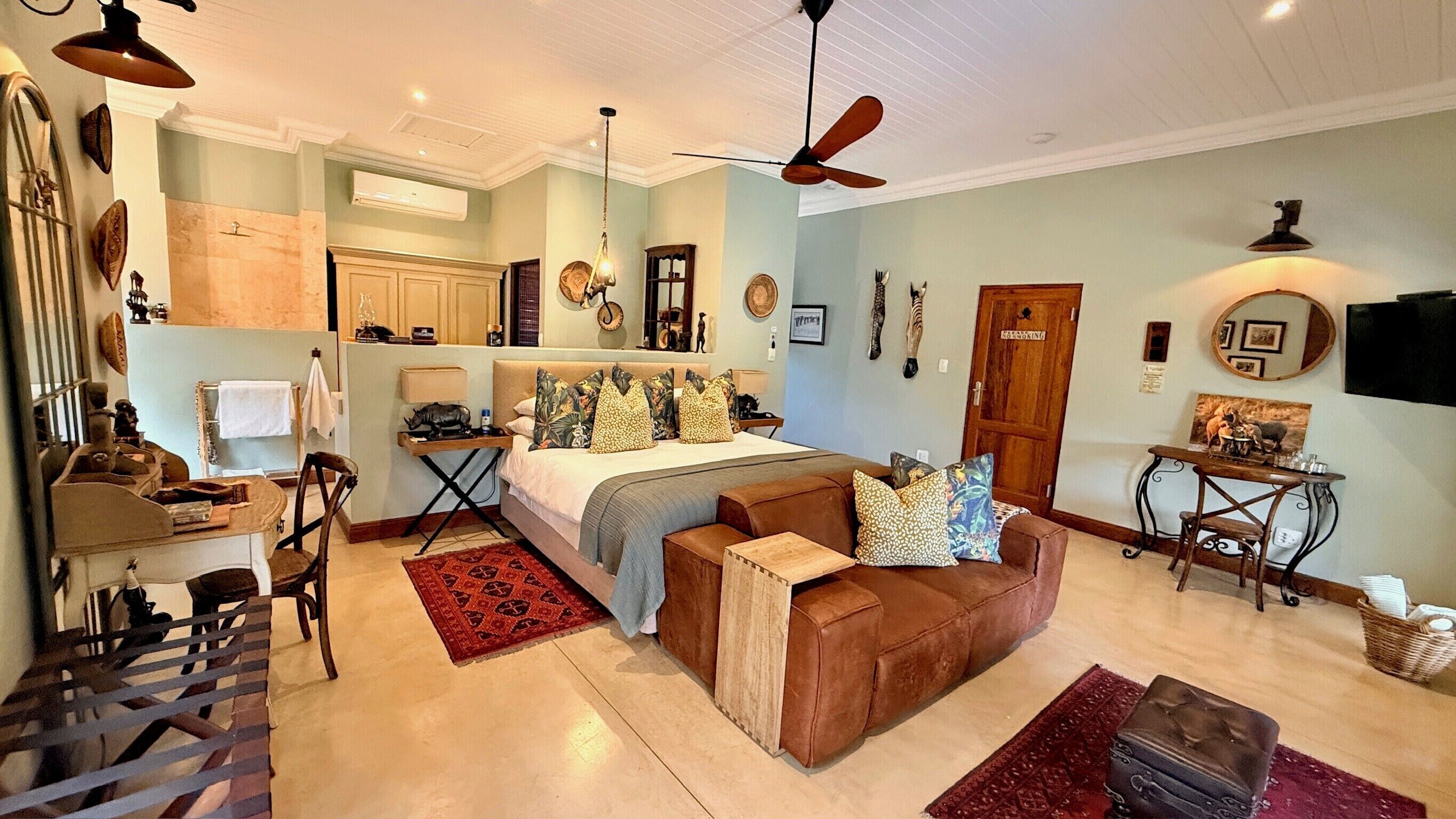 Shawu Luxury River Suite | Premium bedding, down duvets, Select Comfort beds, minibar