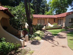Property grounds - Villa Botanica Executive Guest House (Midrand)