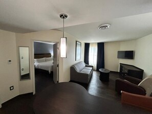 Premium bedding, in-room safe, individually furnished, desk - Candlewood Suites Queretaro Juriquilla by IHG (Querétaro)