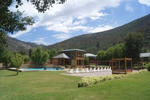 Indoor pool, seasonal outdoor pool - Hotel Qamaqi (San José de Maipo)