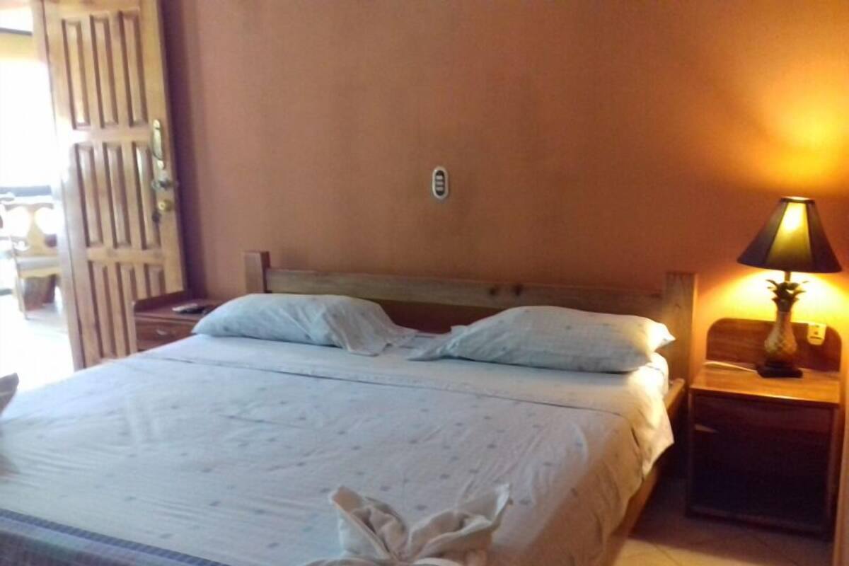 Cots/infant beds, free WiFi
