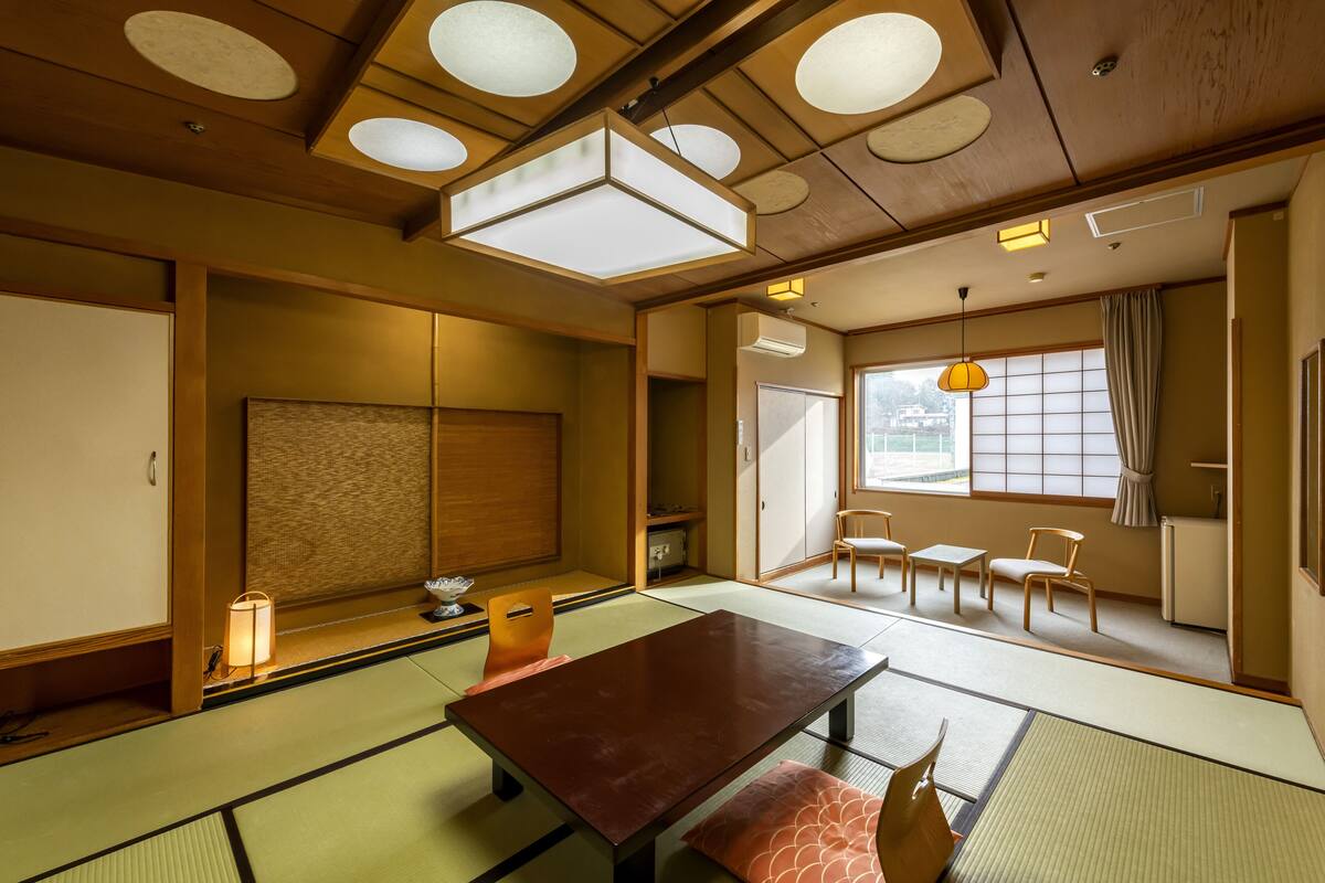 Economy Room, Non Smoking | In-room safe, desk, laptop workspace, iron/ironing board (on request)