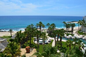 2 outdoor pools - LCH Gold Scape (San José del Cabo)