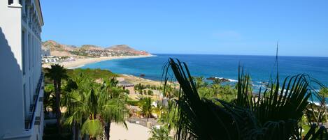 Utsikt mot strand/hav