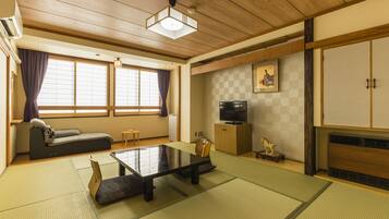 Japanese Style Room | Premium bedding, in-room safe, free WiFi, wheelchair access