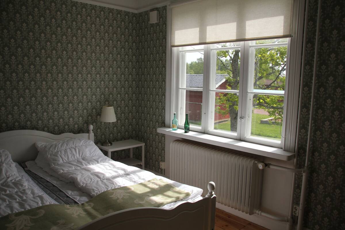 Double Room (excluding bed linen and cleaning)