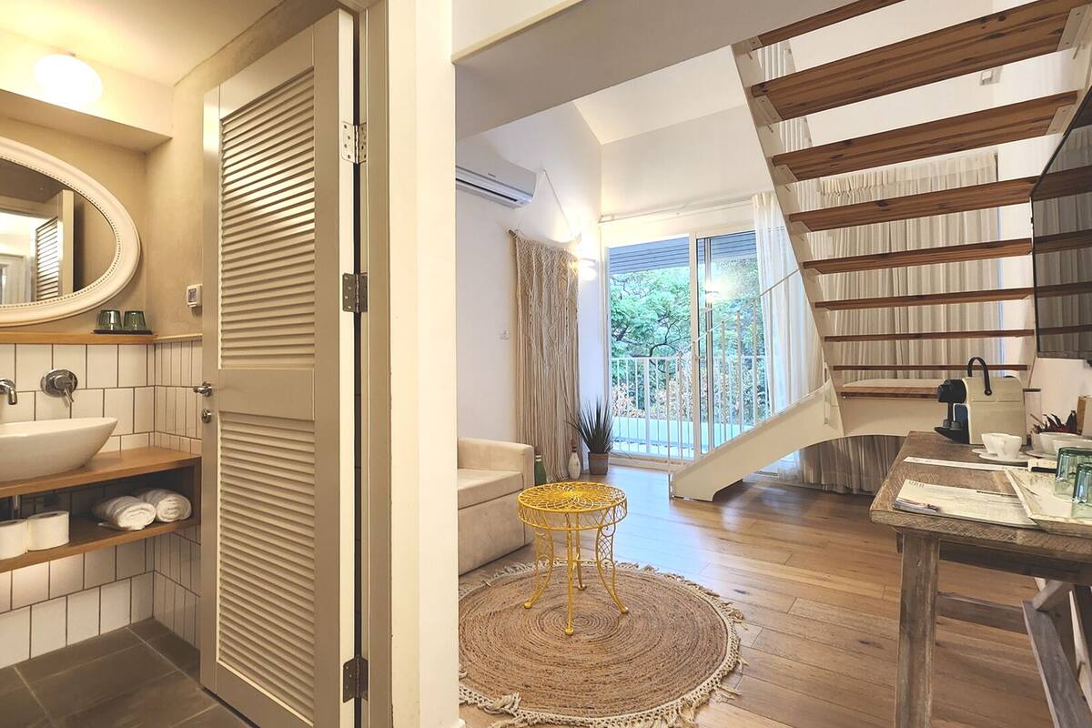 Executive Gallery Room  (Includes access to the spa facilities) | In-room safe, desk, soundproofing, WiFi (free)