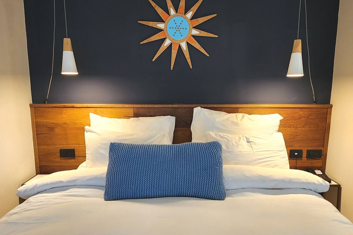 In-room safe, desk, soundproofing, WiFi (free)
