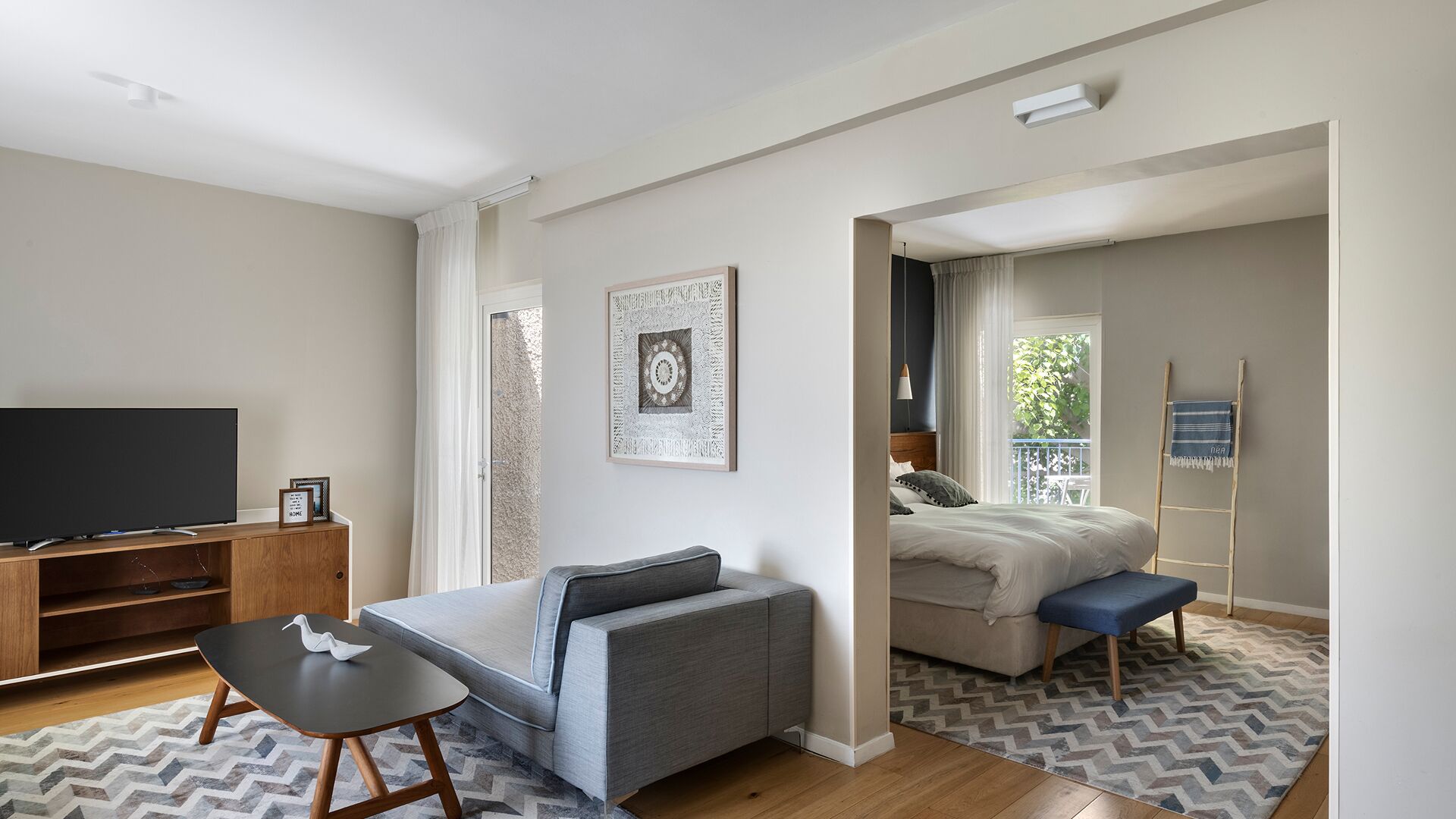 Superior Nea Suite | In-room safe, desk, soundproofing, free WiFi