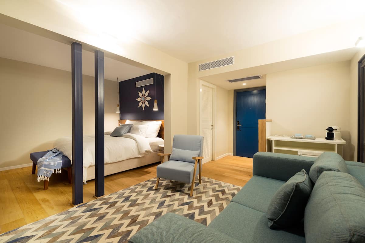 1 chambre, coffres-forts dans les chambres, bureau