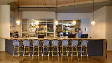 Bar (en el alojamiento)