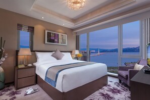 Deluxe Apartment, 1 Bedroom (复式豪华一室套房) | In-room safe, desk, laptop workspace, blackout curtains - Savills Residence Daxin Shenzhen Bay (Shenzhen)