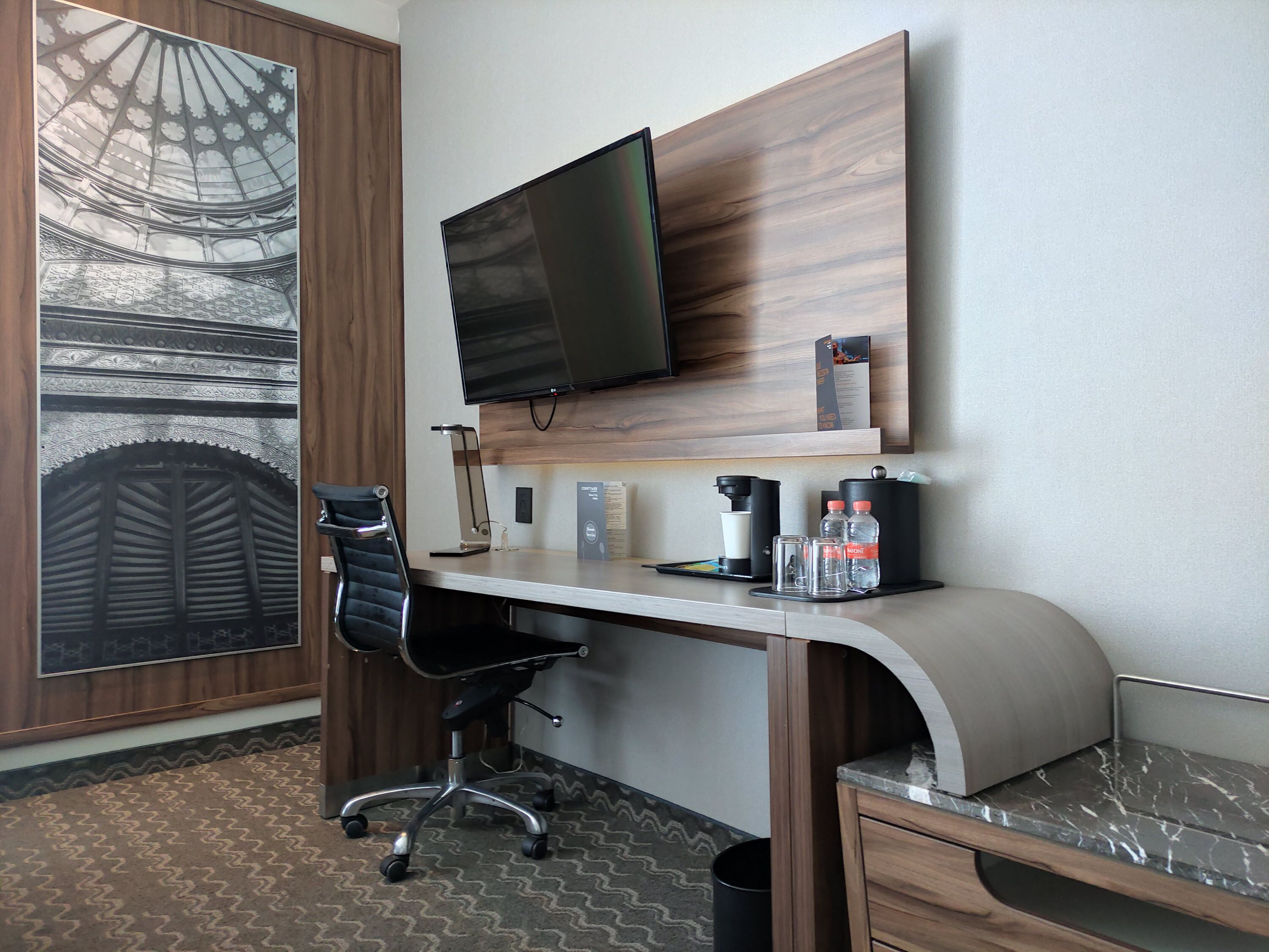 room, 1 queen bed | in-room safe, desk, blackout curtains, soundproofing